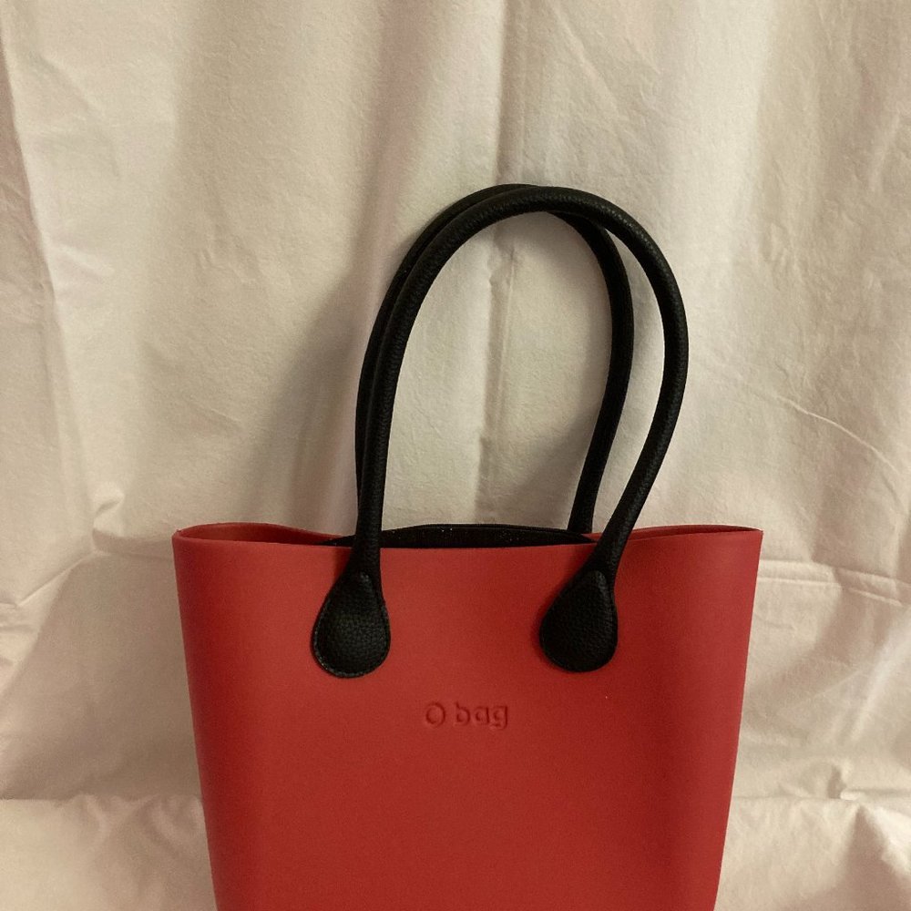 Ladies O Bag in Tomato Red With Black Liner